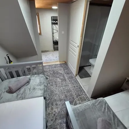 Hostel 16 Chemin De Compostelle