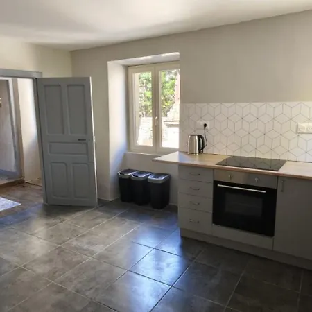 16 Chemin De Compostelle Hostel